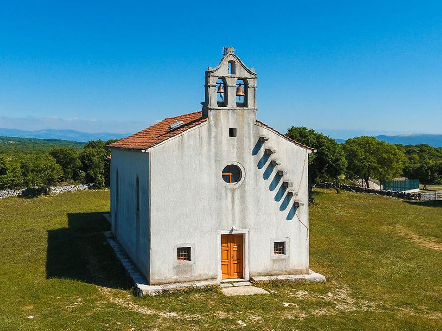 Die Kirche Hl. Petrus / sv. Petar in Gaboljin